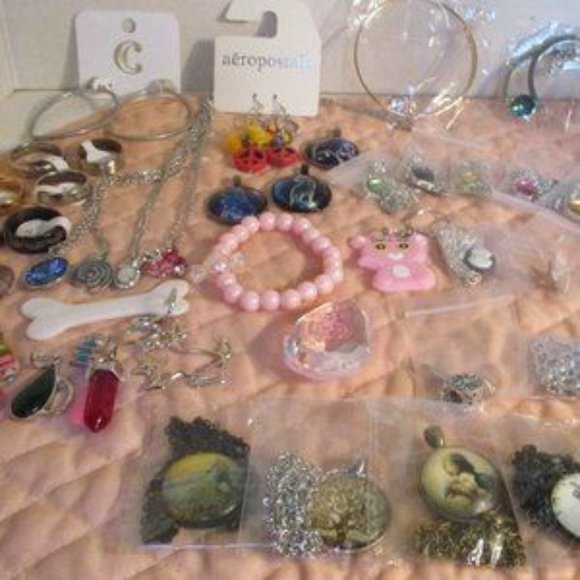 15 Jewelry plus 5? This & that 20 items you will receive A GREAT BUNDLE DEAL - Picture 1 of 16